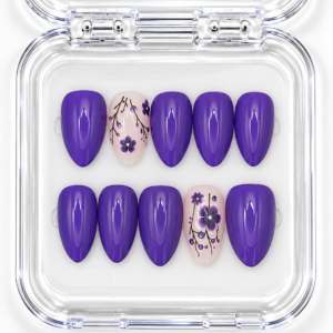 Purple Accent press-on nails, Karève