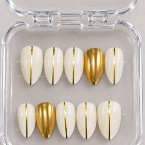 Creamy Nude Gold press-on nails, Karève