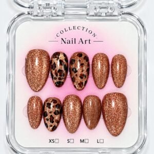 Mocha Luxe press-on nails, Karève